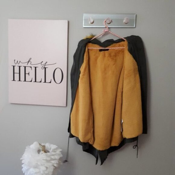 EUC Zara green parka with detachable yellow gold faux fur interior and hood trim - Picture 8 of 9
